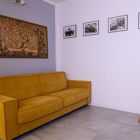 Апартаменты La Casa Sul Naviglio Di Debora Милан Экстерьер фото